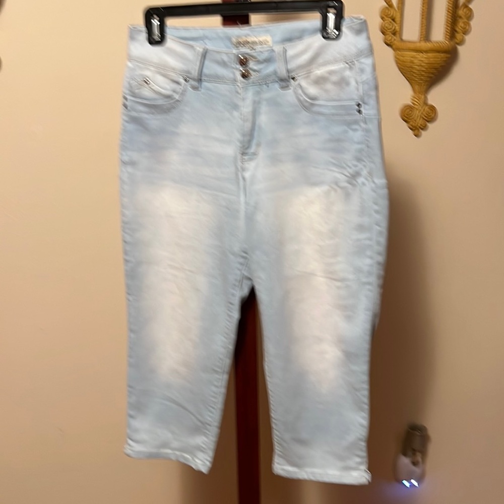 Capri pants